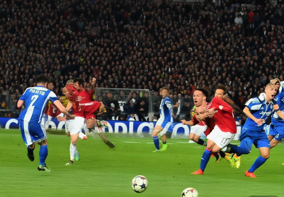 曼联对尤文欧冠激战：战术对决与心理博弈深度解析(图1)